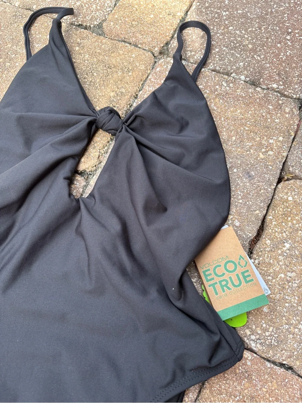 Volcom nwt black